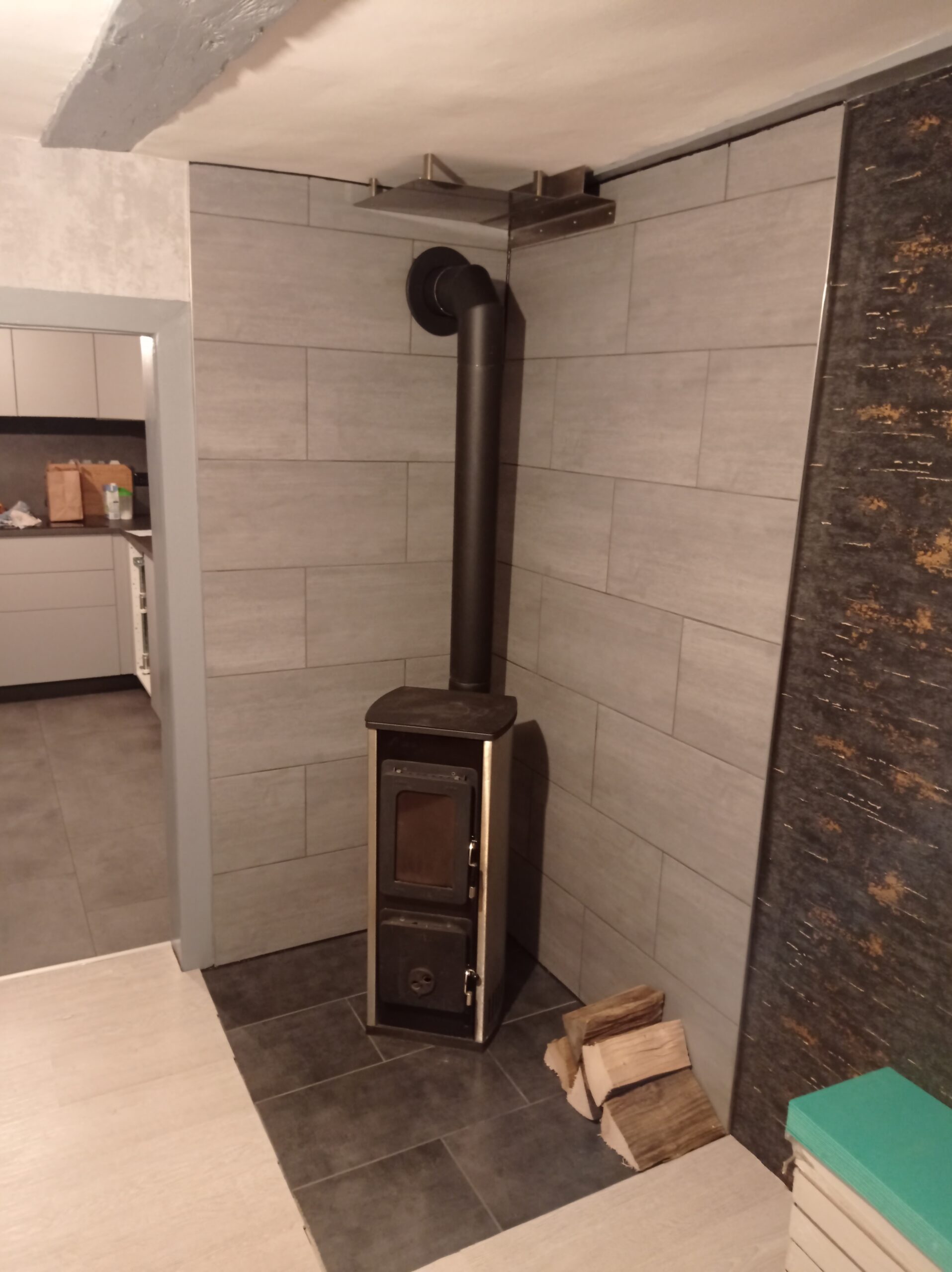 Nachher: Montage und Anschluss eines Ofens inkl. Fliesen